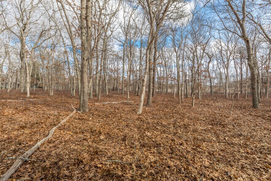 More Photos Of 240 Montauk Hwy, East Hampton Apartments For Sale