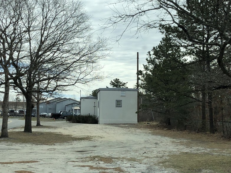 More Photos Of 4 Old Country Rd, Quogue Office For Sale