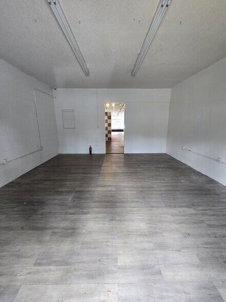 More Photos Of 926 N Mills Ave, Orlando Storefront For Sale