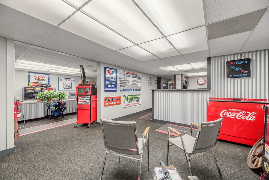 More Photos Of 101 SW Ocean Blvd, Stuart Warehouse For Sale