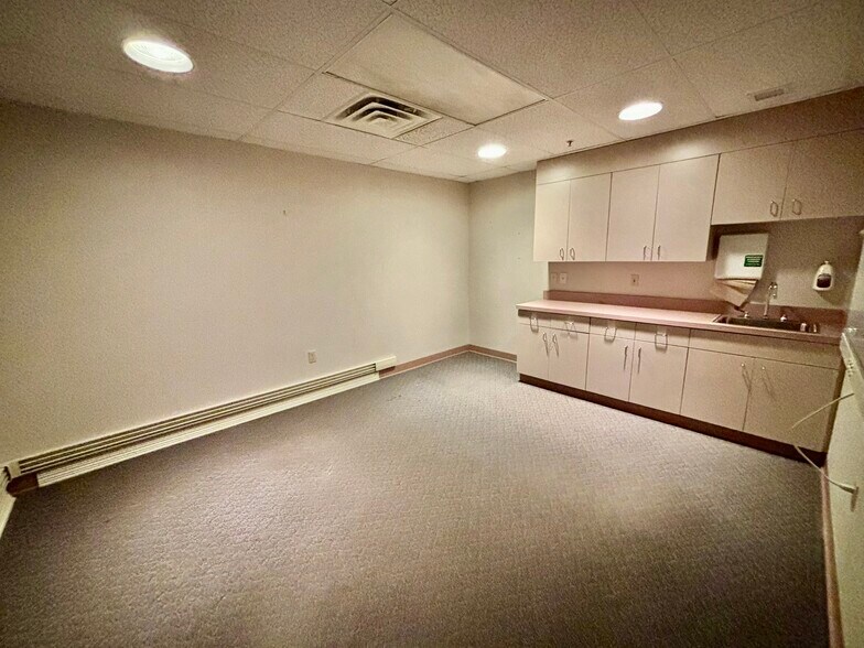 More Photos Of 225 Erdman St, Bangor Freestanding For Lease