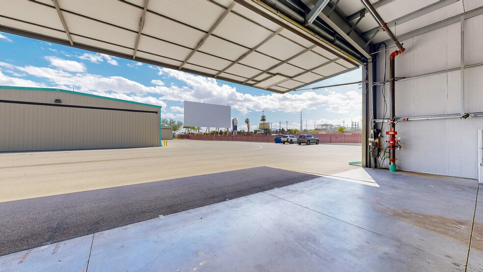 More Photos Of 2730 Airport Dr, North Las Vegas Airplane Hangar For Sale