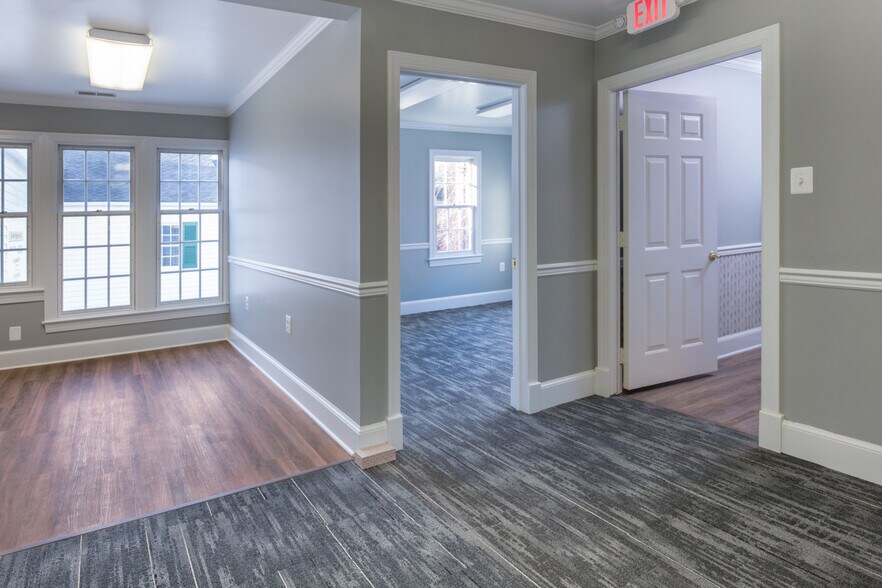 More Photos Of 26 N King St, Leesburg Office For Lease