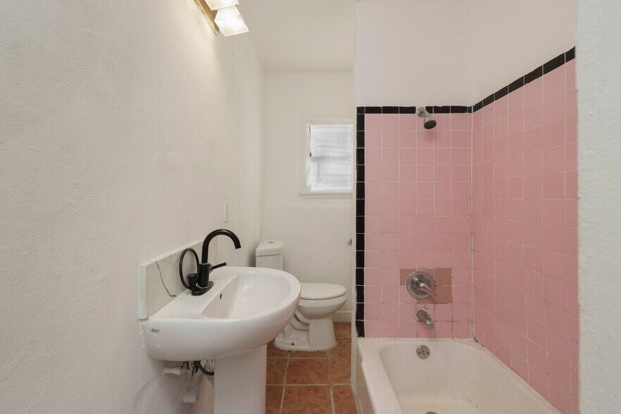More Photos Of 4357 W 120th St, Hawthorne Apartments For Sale