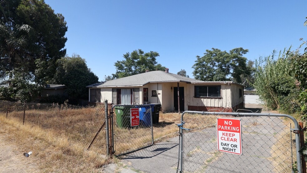 Primary Photo Of 11523 Sproule Ave, Pacoima Land For Sale