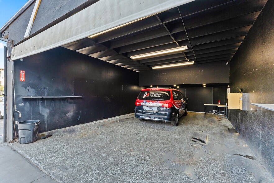 More Photos Of 3939 W Coast Hwy, Newport Beach Freestanding For Lease