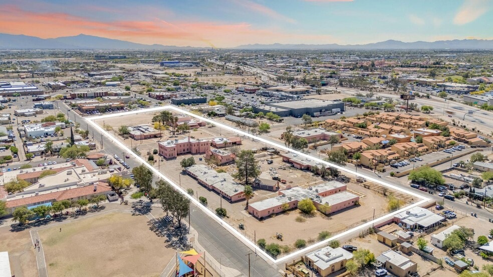More Photos Of 2700 S 8th Ave, Tucson Medical For Sale