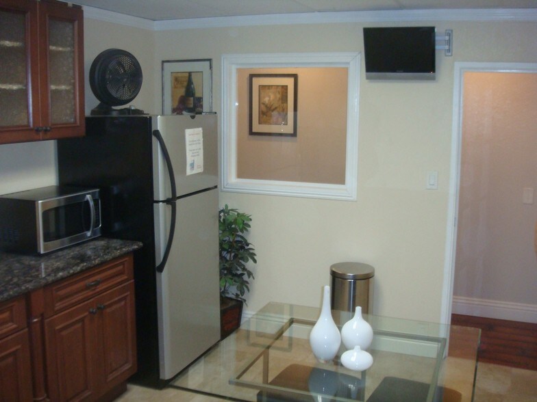 More Photos Of 6505 Rosemead Blvd, Pico Rivera Loft Creative Space For Lease