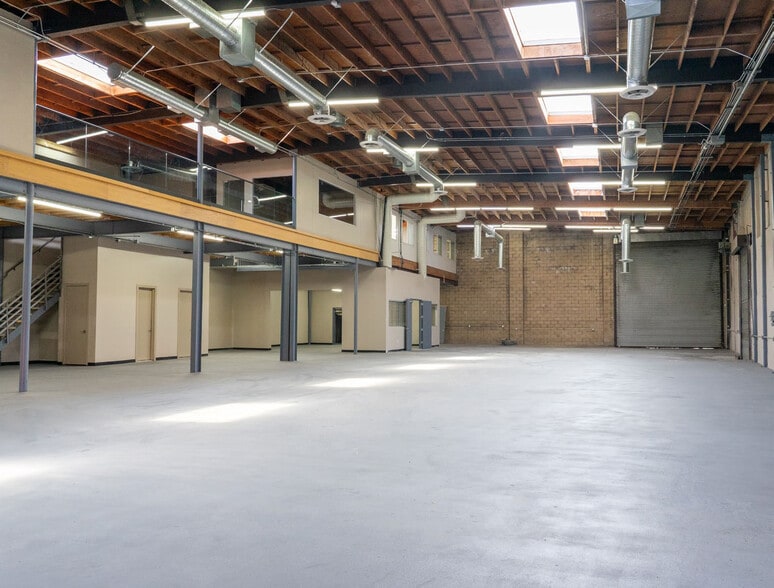 More Photos Of 1900 E 7th Pl, Los Angeles Warehouse For Sale