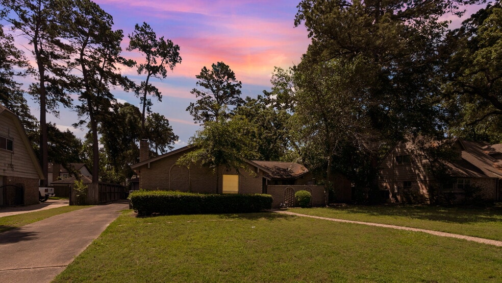 Primary Photo Of 5807 Old Lodge Dr, Houston Assisted Living For Sale
