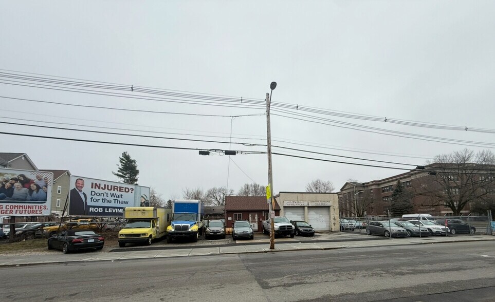 More Photos Of 550 Prairie Ave, Providence Auto Repair For Lease