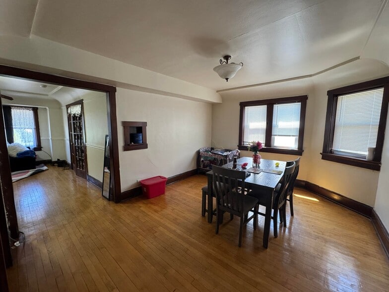 More Photos Of 2767 N Holton St, Milwaukee Apartments For Sale
