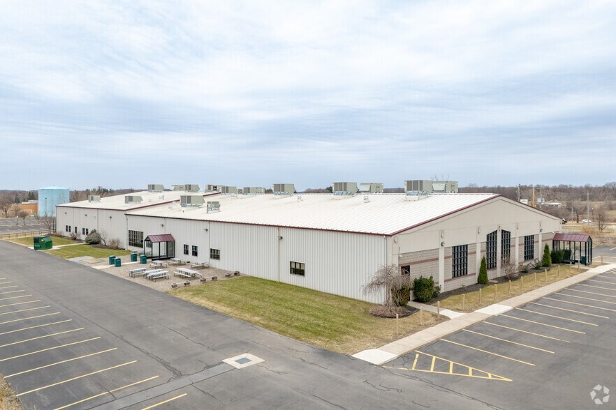 More Photos Of 20 Parker Ln, Perry Office For Sale