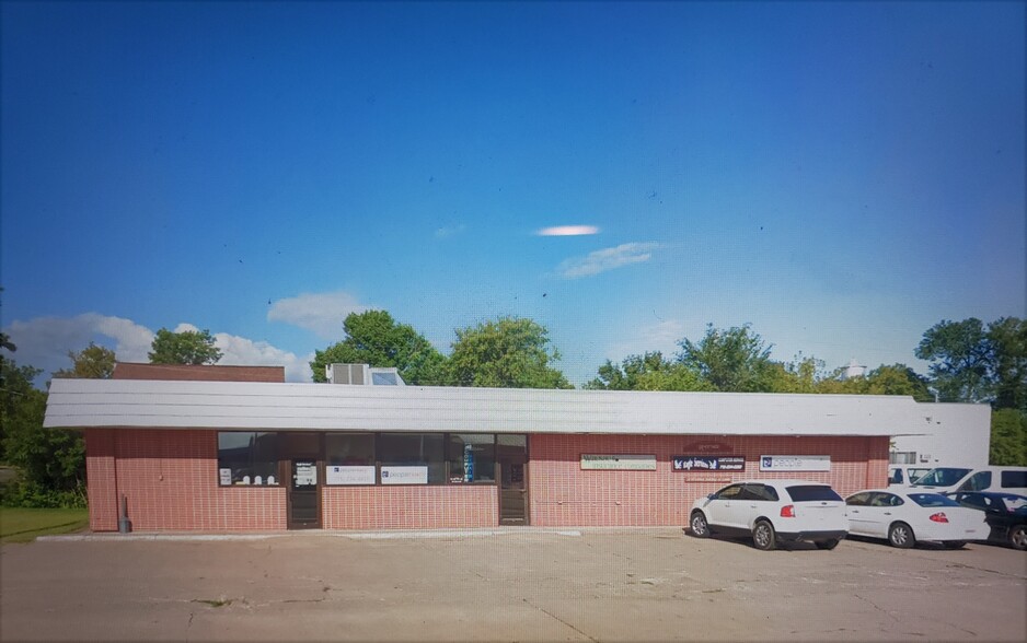 Primary Photo Of 212 S Main St, Rice Lake Storefront Retail Office For Sale