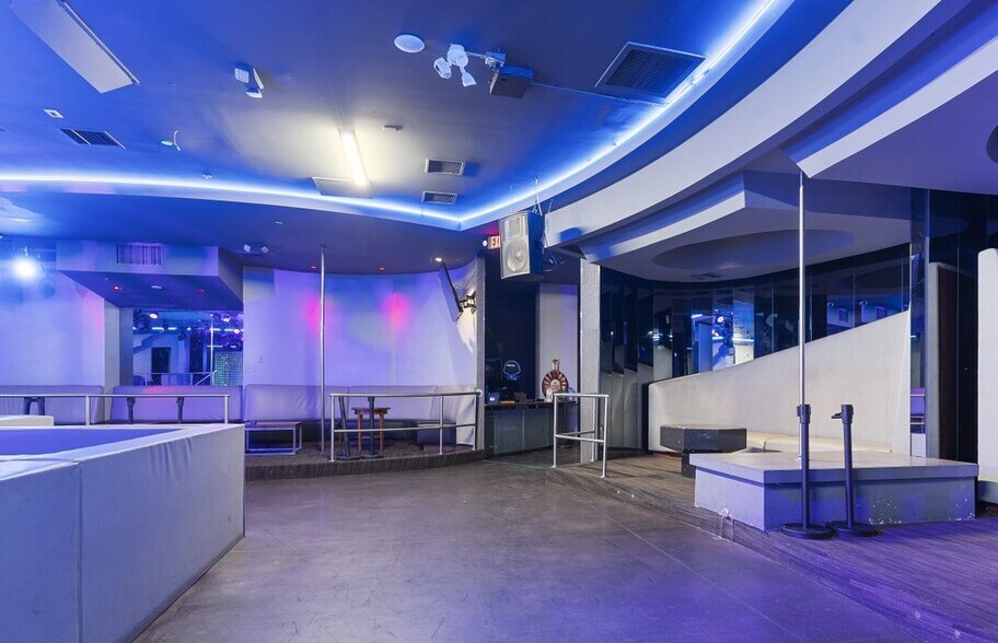 More Photos Of 4636 Wynn Rd, Las Vegas Bar For Sale