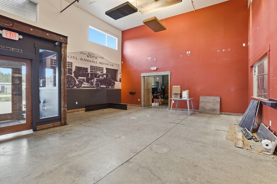 More Photos Of 4110 S Bowdish Rd, Spokane Light Distribution For Lease