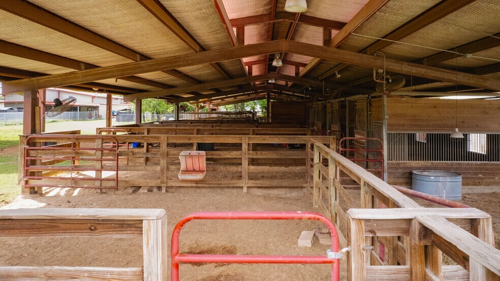 More Photos Of 7438 Wright Rd, Houston Light Distribution For Sale