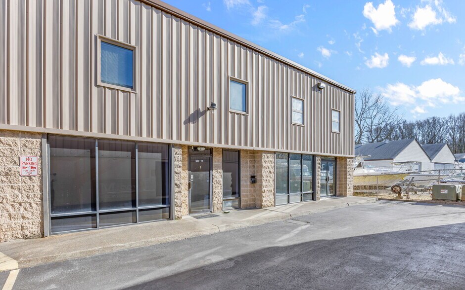 More Photos Of 105 S First Colonial Rd, Virginia Beach Flex For Sale