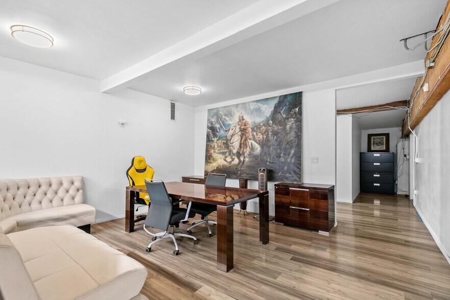 More Photos Of 3133 W Burbank Blvd, Burbank Coworking Space