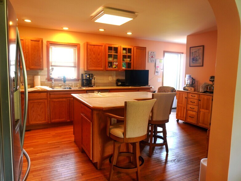 More Photos Of 110 Pennsgrove Pedricktown Rd, Pedricktown Service For Sale
