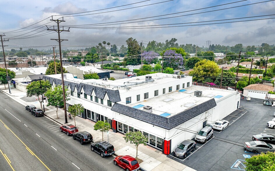 More Photos Of 207 N Victory Blvd, Burbank Office For Lease