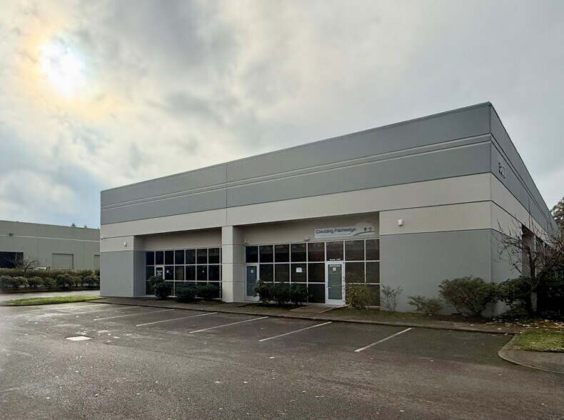 Primary Photo Of 3871 Fairview Industrial Dr SE, Salem Office For Lease