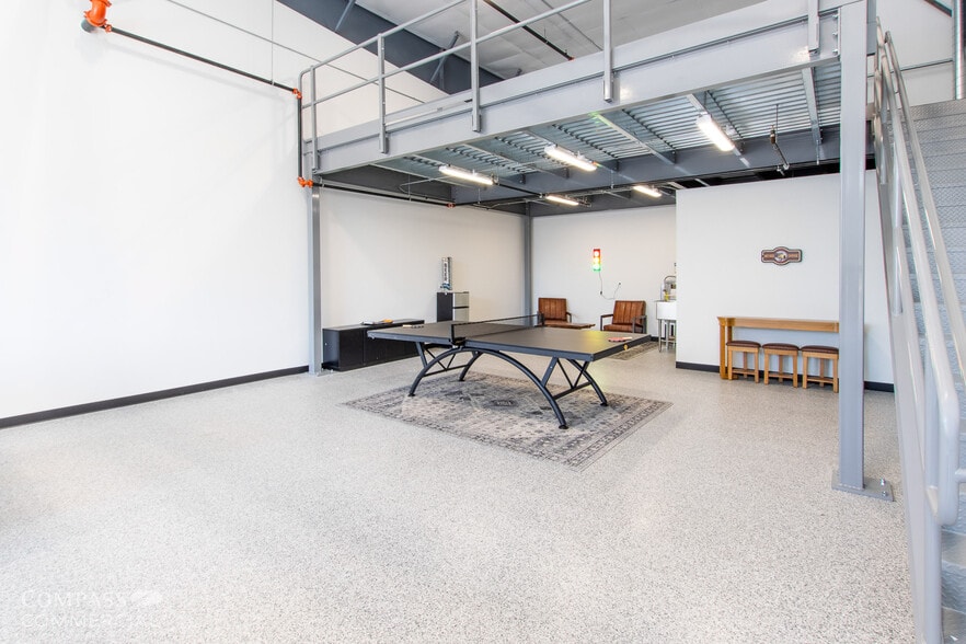 More Photos Of 20485 NE Funner Pl, Bend Self Storage For Sale
