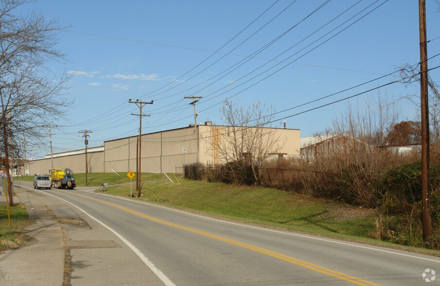 More Photos Of 3901 Camden Ave, Parkersburg Warehouse For Lease
