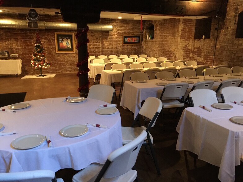 More Photos Of 299 S Main St, Memphis Restaurant For Lease