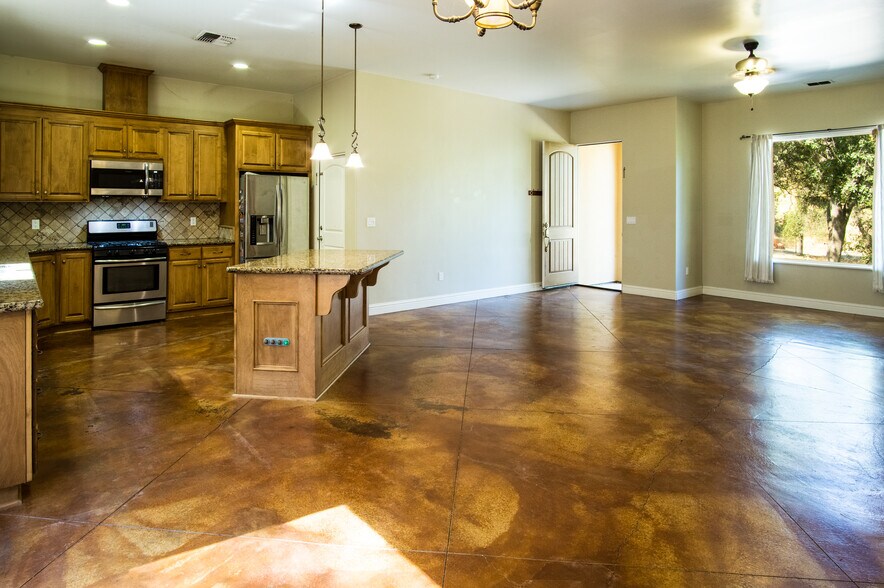 More Photos Of 7071 Ridge Road, Newcastle Winery Vineyard For Sale