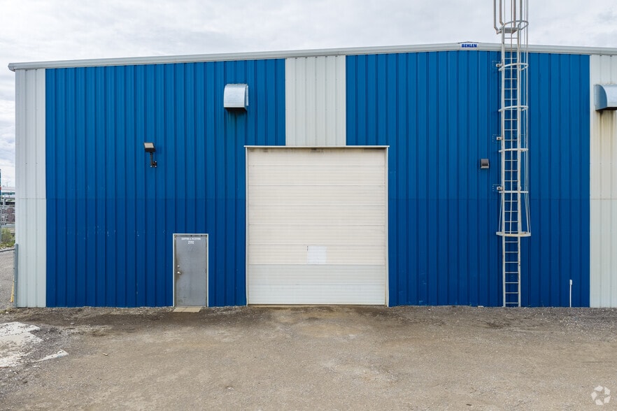 More Photos Of 8800 Venture Av SE, Calgary Warehouse For Lease
