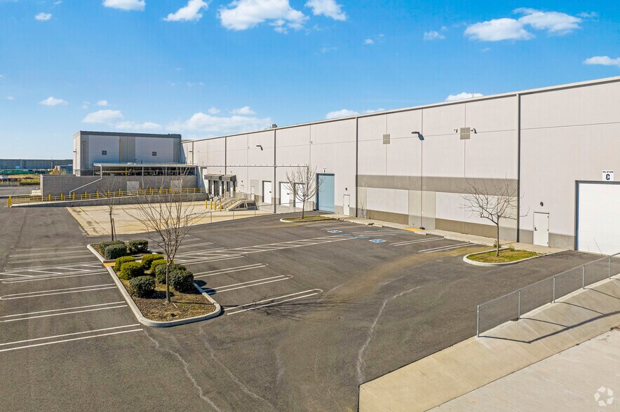 More Photos Of 401 E Glenn Ave, Modesto Industrial For Sale