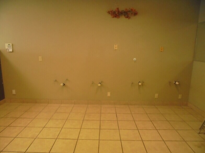 More Photos Of 132 E Hobsonway, Blythe Office For Sale