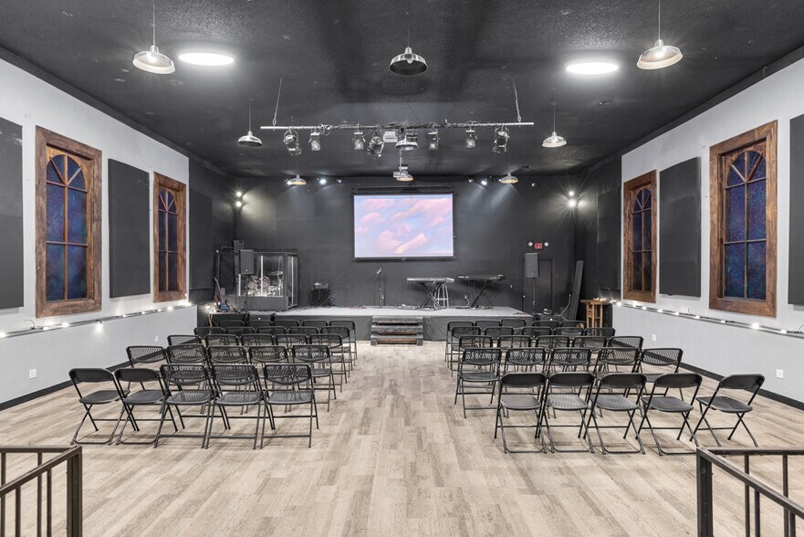 More Photos Of 310 Coles Ferry Pike, Lebanon Religious Facility For Sale