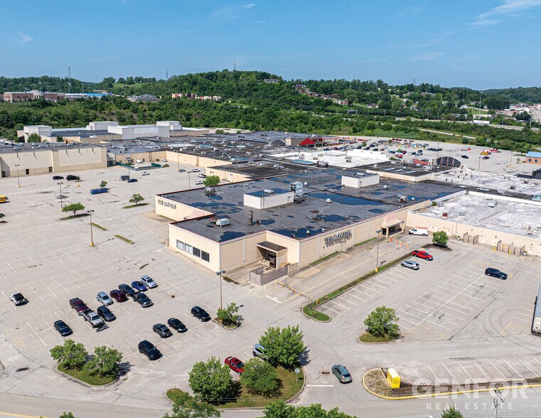 More Photos Of 1500 W Chestnut St, Washington Warehouse For Lease