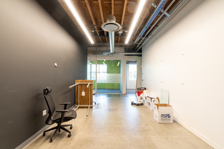More Photos Of 2710 Media Center Dr, Los Angeles Research And Development For Lease