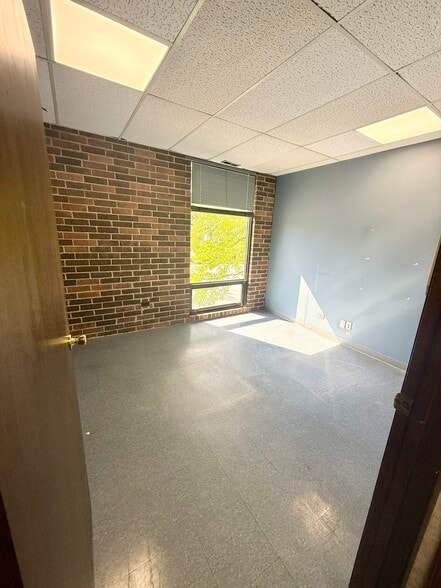 More Photos Of 7800 W College Dr, Palos Heights Office For Sale