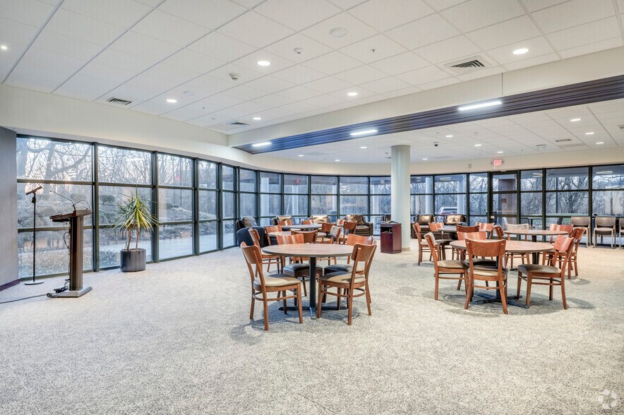 More Photos Of 1002 Deming Way, Madison Office For Sale