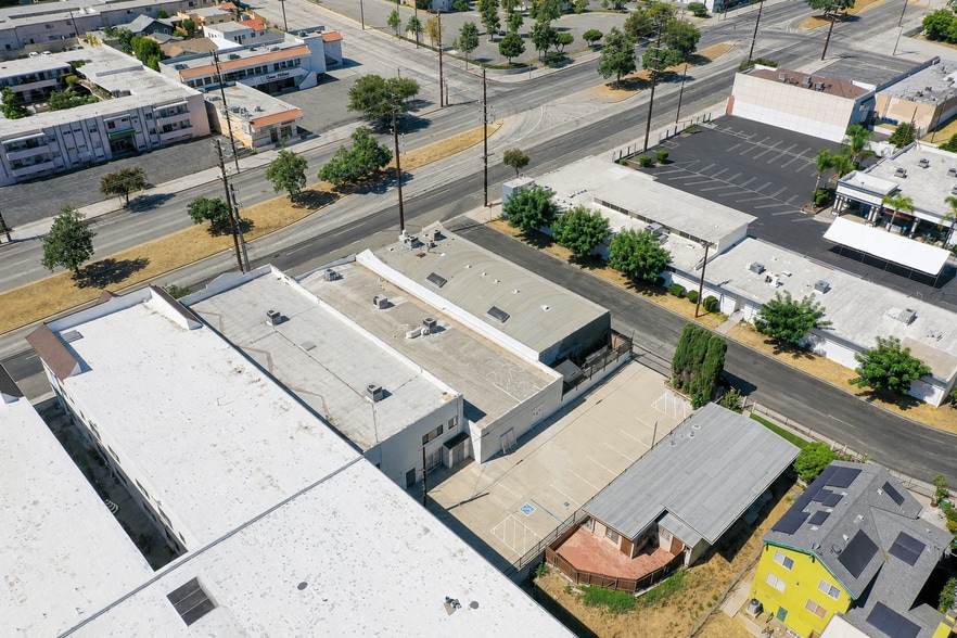 More Photos Of 4136 Eagle Rock Blvd, Los Angeles Storefront For Sale
