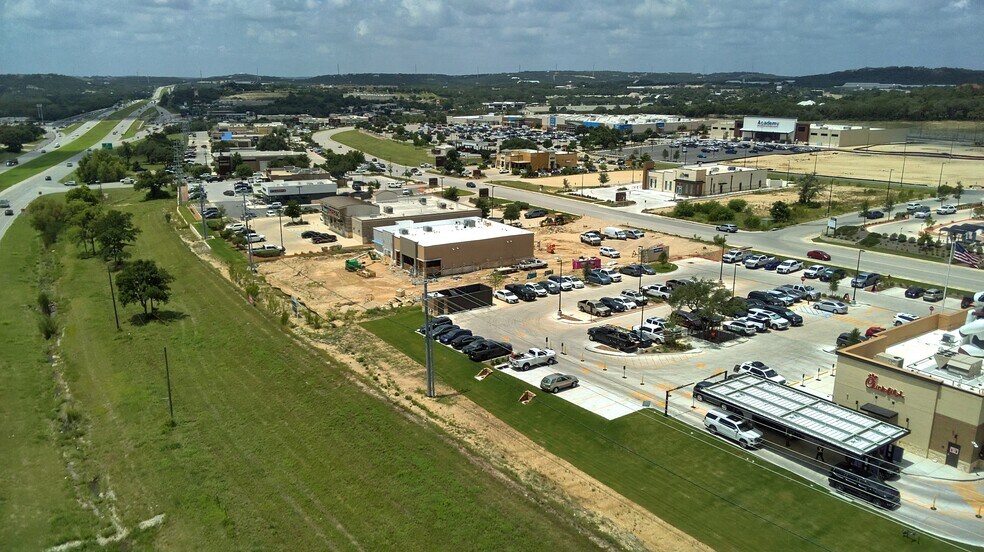 More Photos Of 438 Singing Oaks, Spring Branch General Retail For Sale