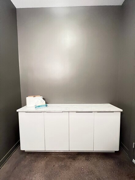 More Photos Of 1419 W Belmont Ave, Chicago Storefront Retail Residential For Lease