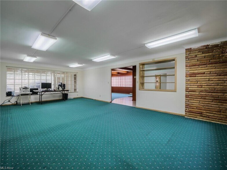 More Photos Of 31255 Lorain Rd, Cleveland Office Residential For Sale
