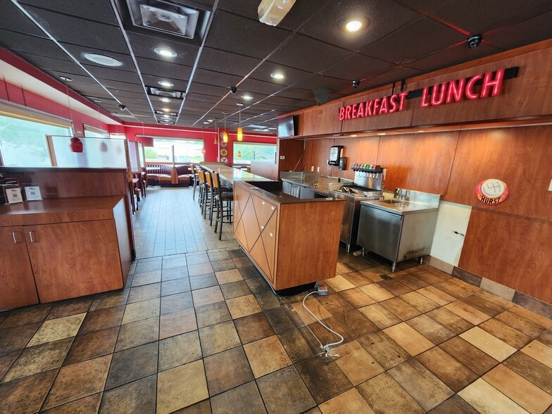 More Photos Of 11161 Research Plaza Way, Richmond Restaurant For Sale