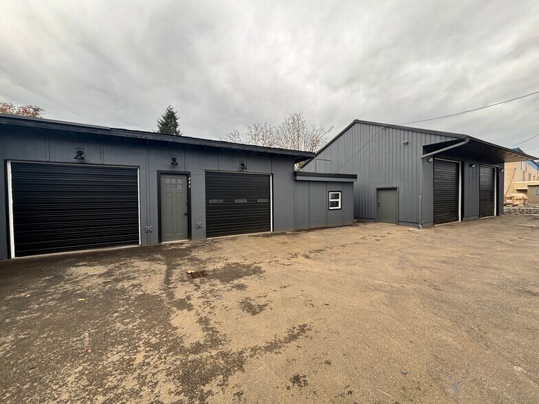 More Photos Of 446 McClaine St, Silverton Warehouse For Sale