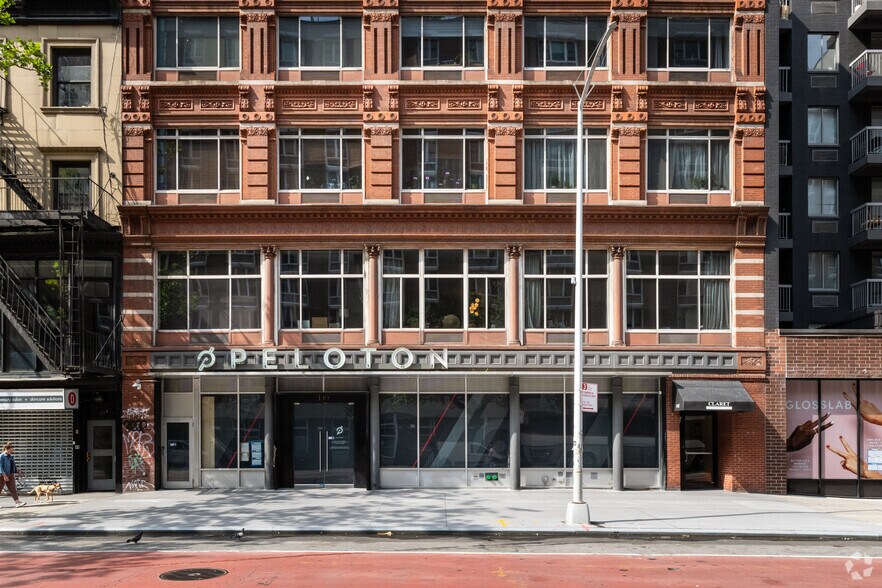 More Photos Of 136-140 W 23rd St, New York Apartments For Lease