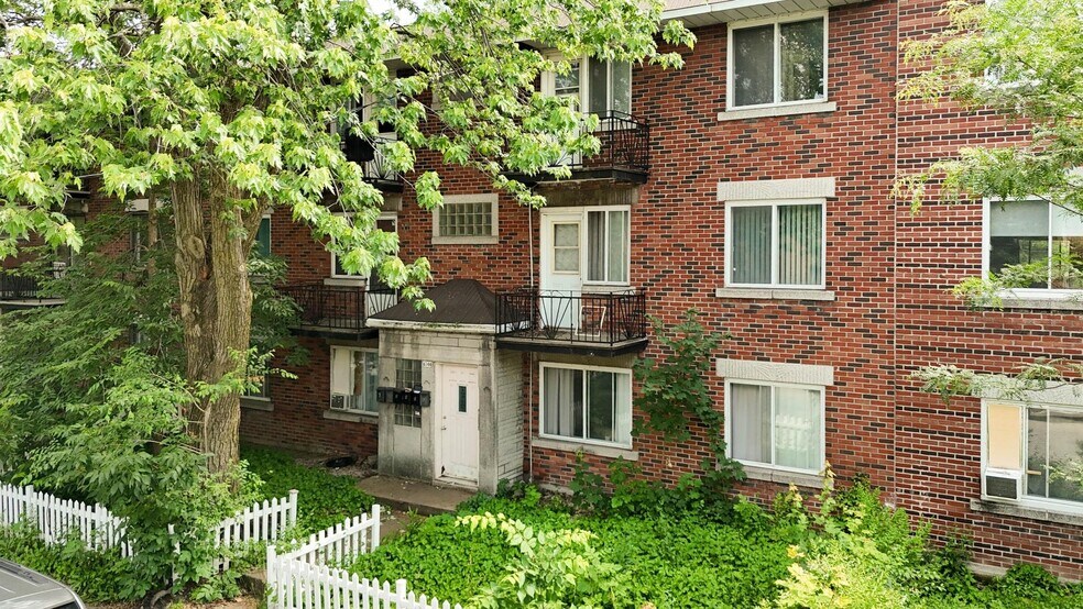 More Photos Of 6744 Av 21E, Montréal Apartments For Sale
