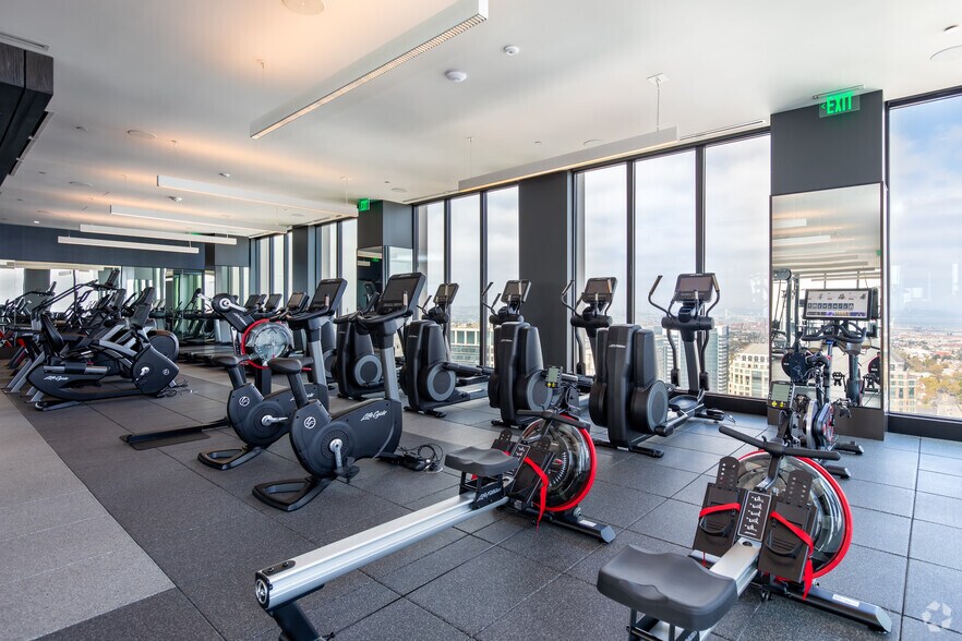 More Photos Of 385 14th St, Oakland Apartments For Lease