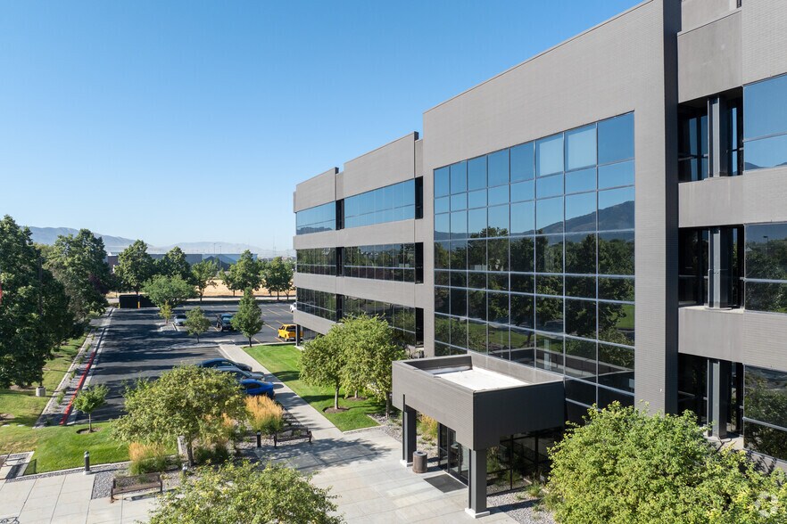 More Photos Of 10150 Centennial Pky, Sandy Office For Lease