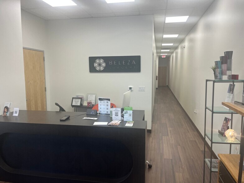 More Photos Of 10000 Research Blvd, Austin Restaurant For Lease