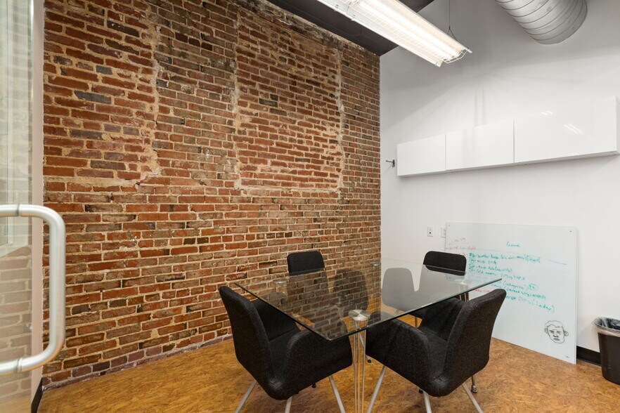 More Photos Of 1501 Locust St, Saint Louis Apartments For Lease